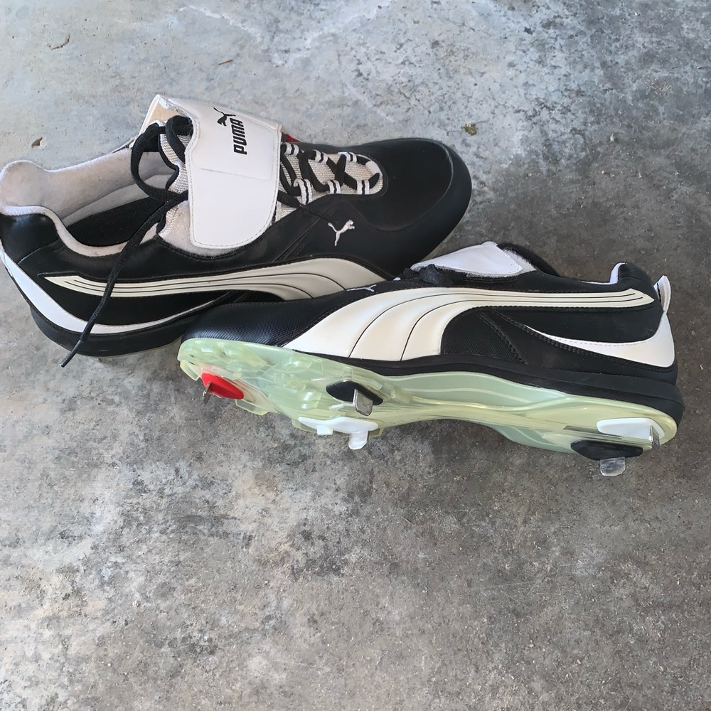 Men’s cleats